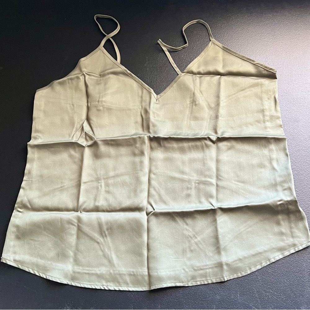 NWOT Ettitude olive green Women's Camisole
